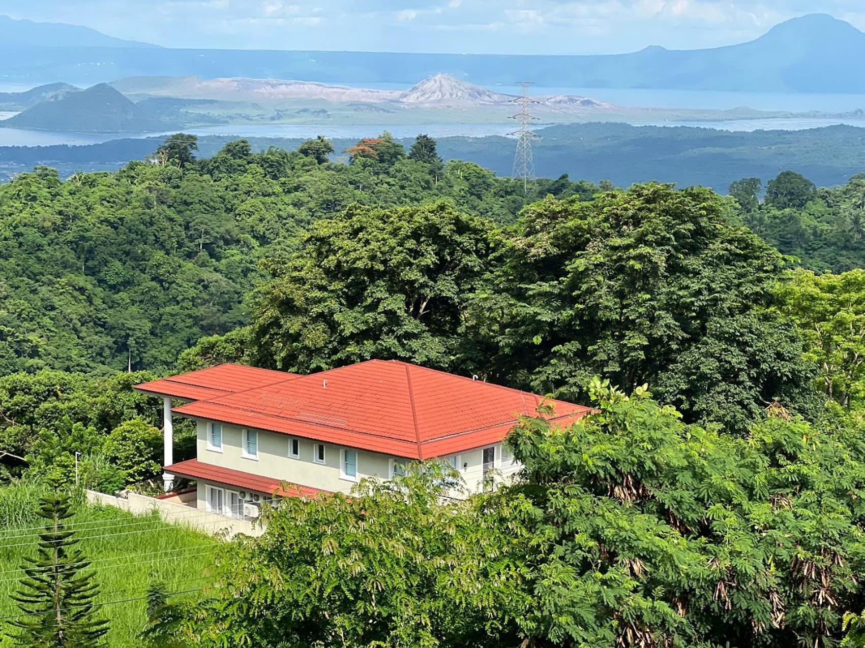 Splendido Tagagtay Taal Lake Staycation Free Parking Netflix No Free Pool Тагайтай Экстерьер фото