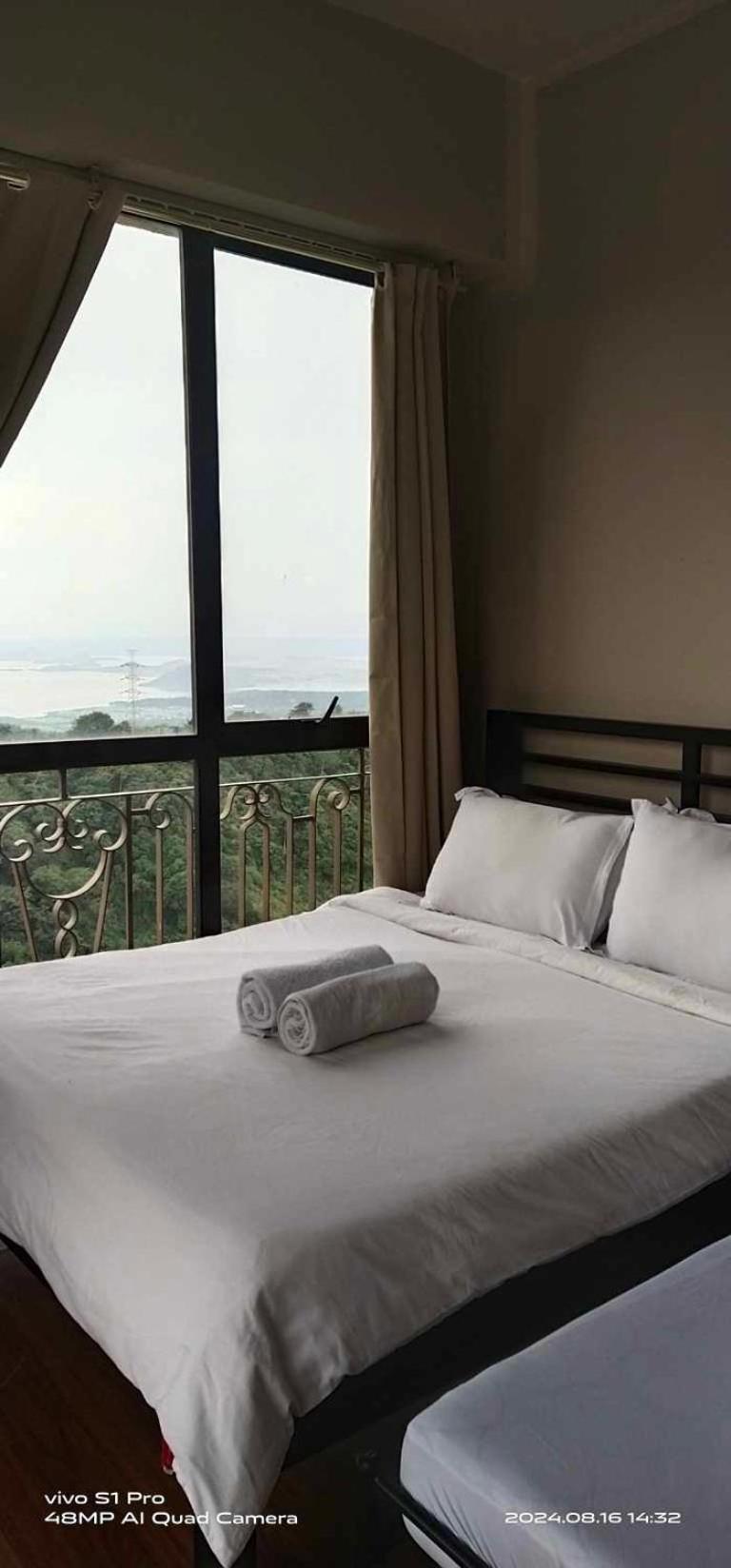 Splendido Tagagtay Taal Lake Staycation Free Parking Netflix No Free Pool Тагайтай Экстерьер фото